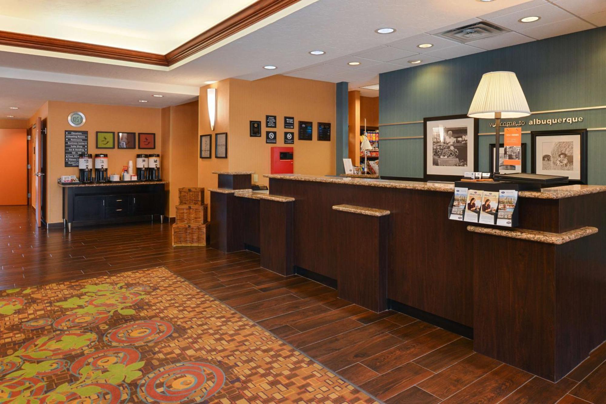 Hampton Inn & Suites Albuquerque-Coors Road Exterior photo