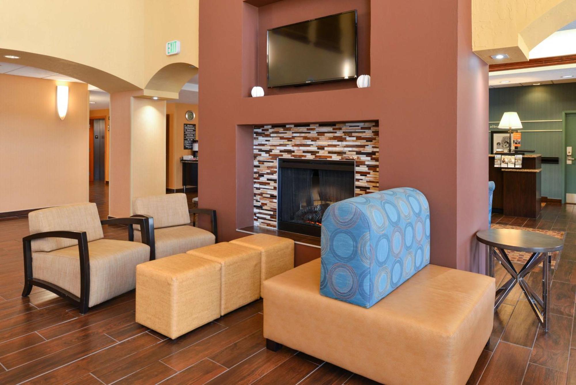 Hampton Inn & Suites Albuquerque-Coors Road Exterior photo