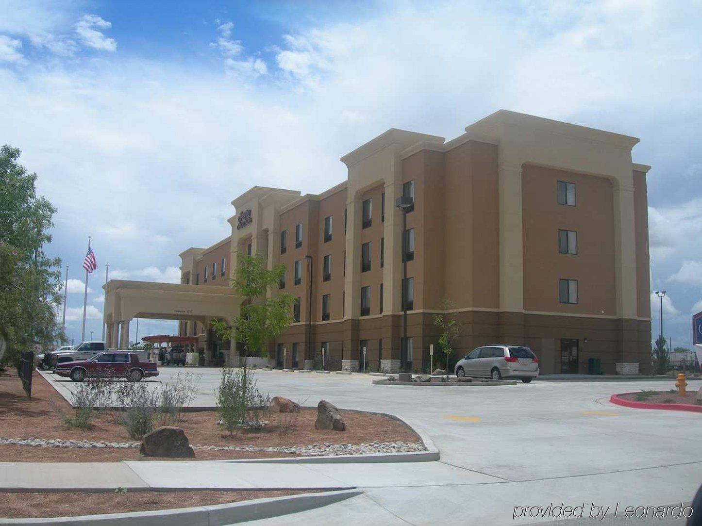 Hampton Inn & Suites Albuquerque-Coors Road Exterior photo
